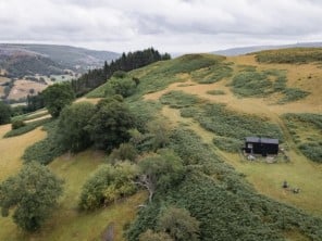 Off Grid & Dog Friendly Hoku Shack in the Dee Valley